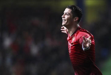 Ronaldo trở thành chân sút vĩ đại nhất Bồ Đào Nha